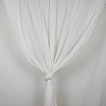 Lade das Bild in den Galerie-Viewer, Leichte, weiße Baumwoll Vorhänge aus Kattun. Leicht und sonnig für jeden Raum geeignet.
